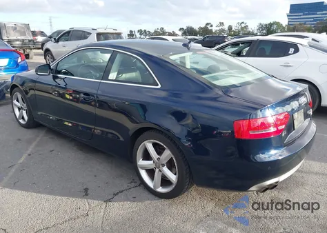 2010 Audi A5 2.0T Premium из США, поврежденный, VIN WAULFAFR2AA030150